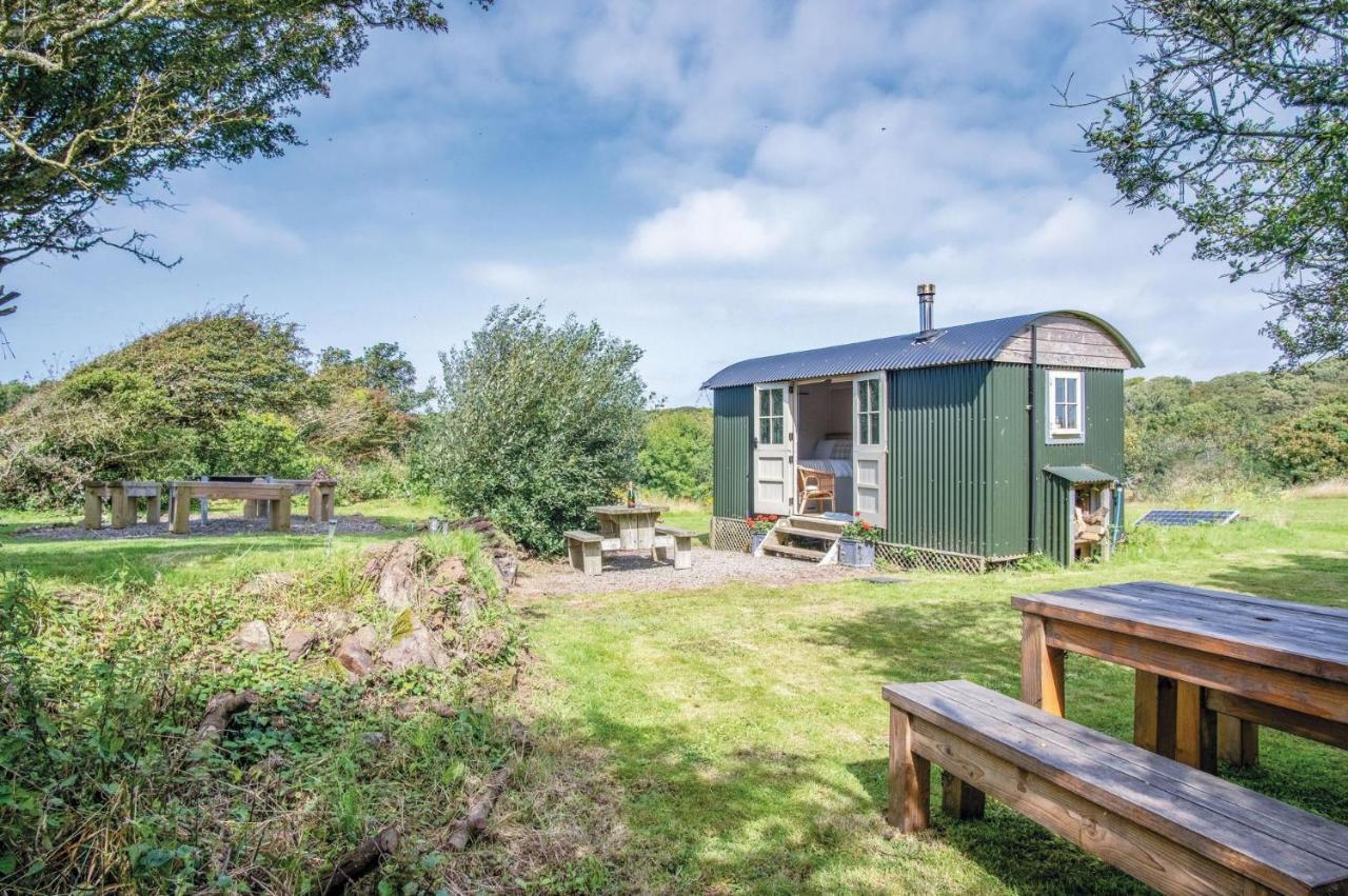 Haven View - 1 Bedroom Shepherds Hut - St Ishmaels Saint Ishmaels  ภายนอก รูปภาพ